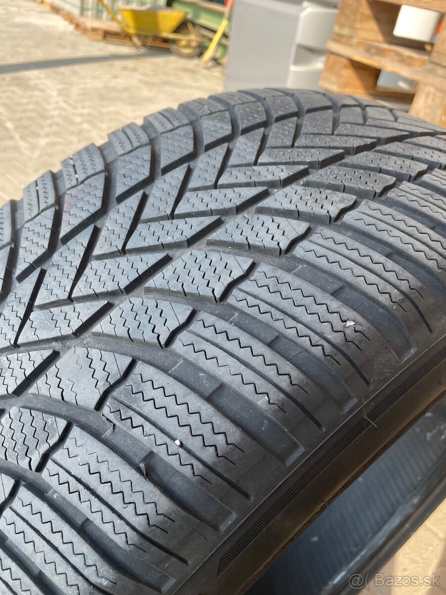 285/45 R21 - 2