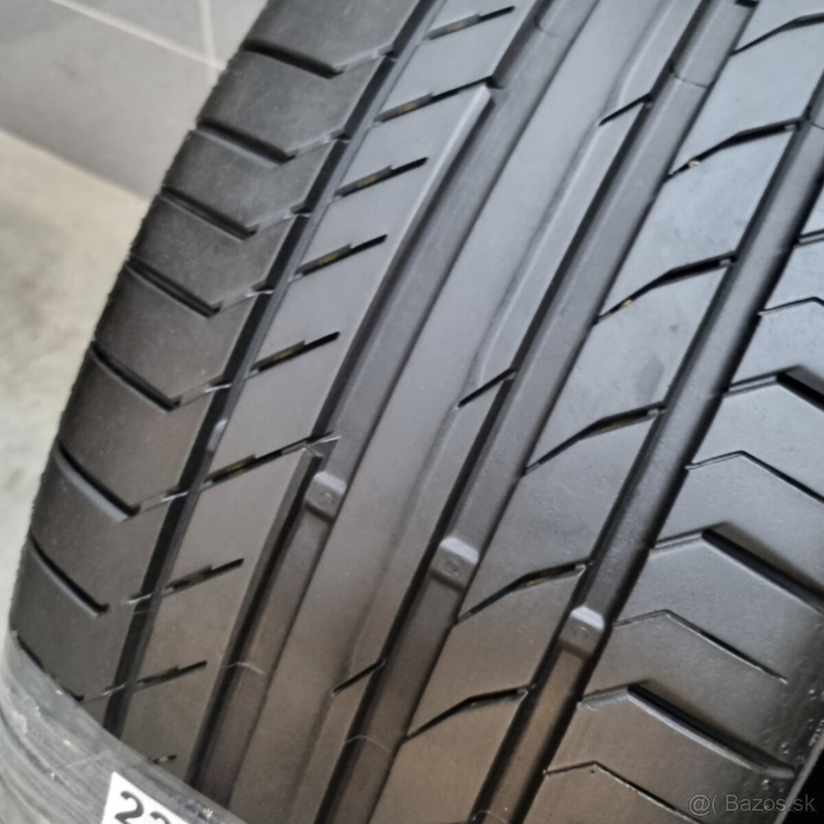 Letné pneumatiky 235/50 R18 CONTINENTAL - 2