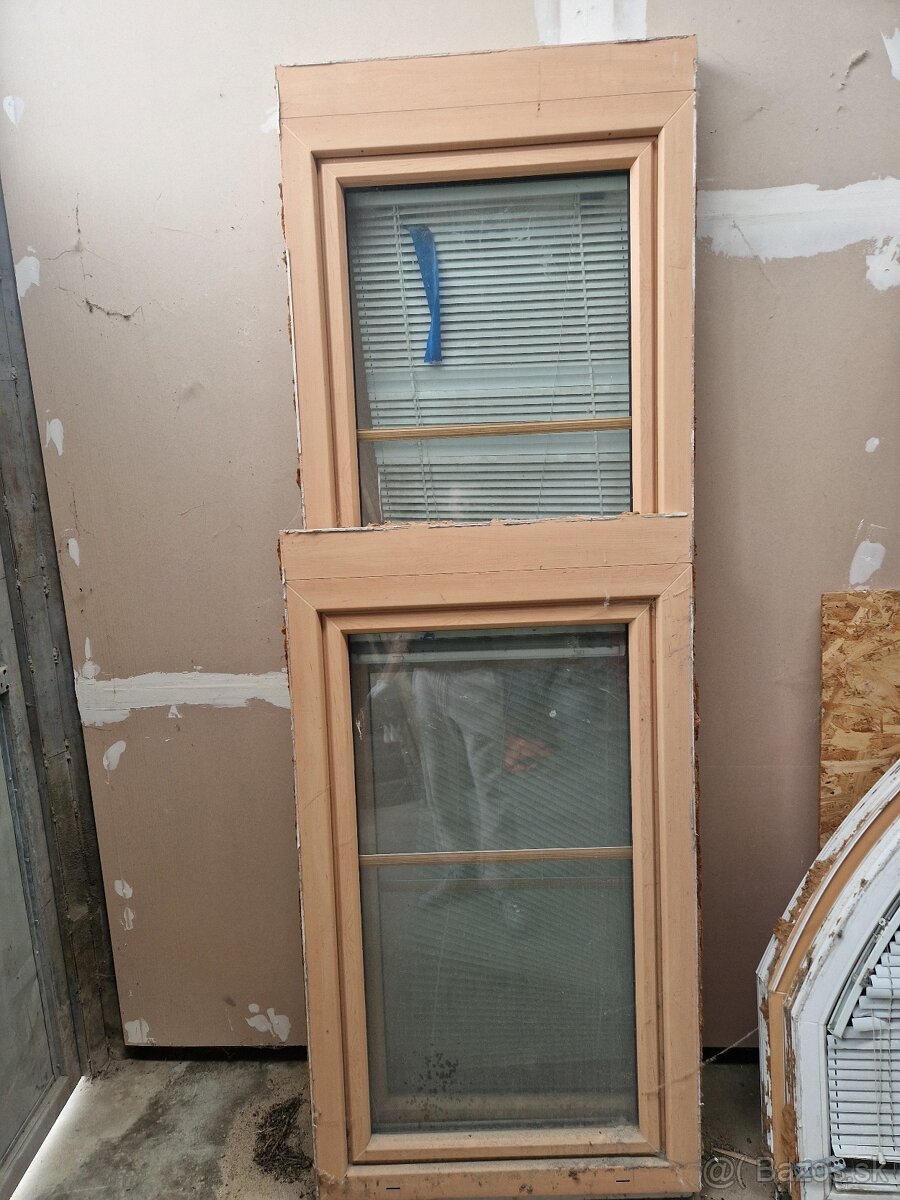 Plastová okna oboustranná (bílá/dřevo) + síťky - 2