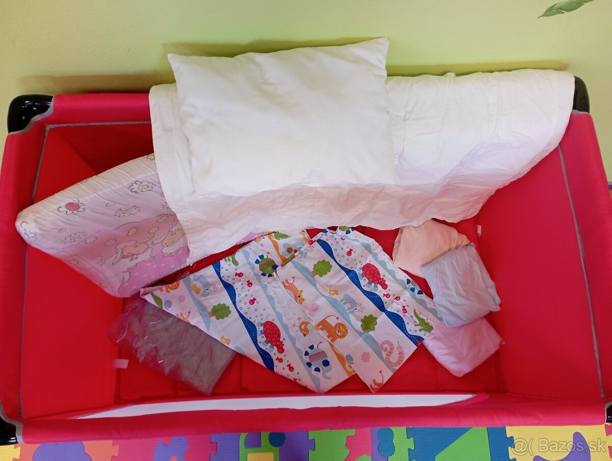 Cestovná postieľka + matrac + perinka a vankúšik - 2