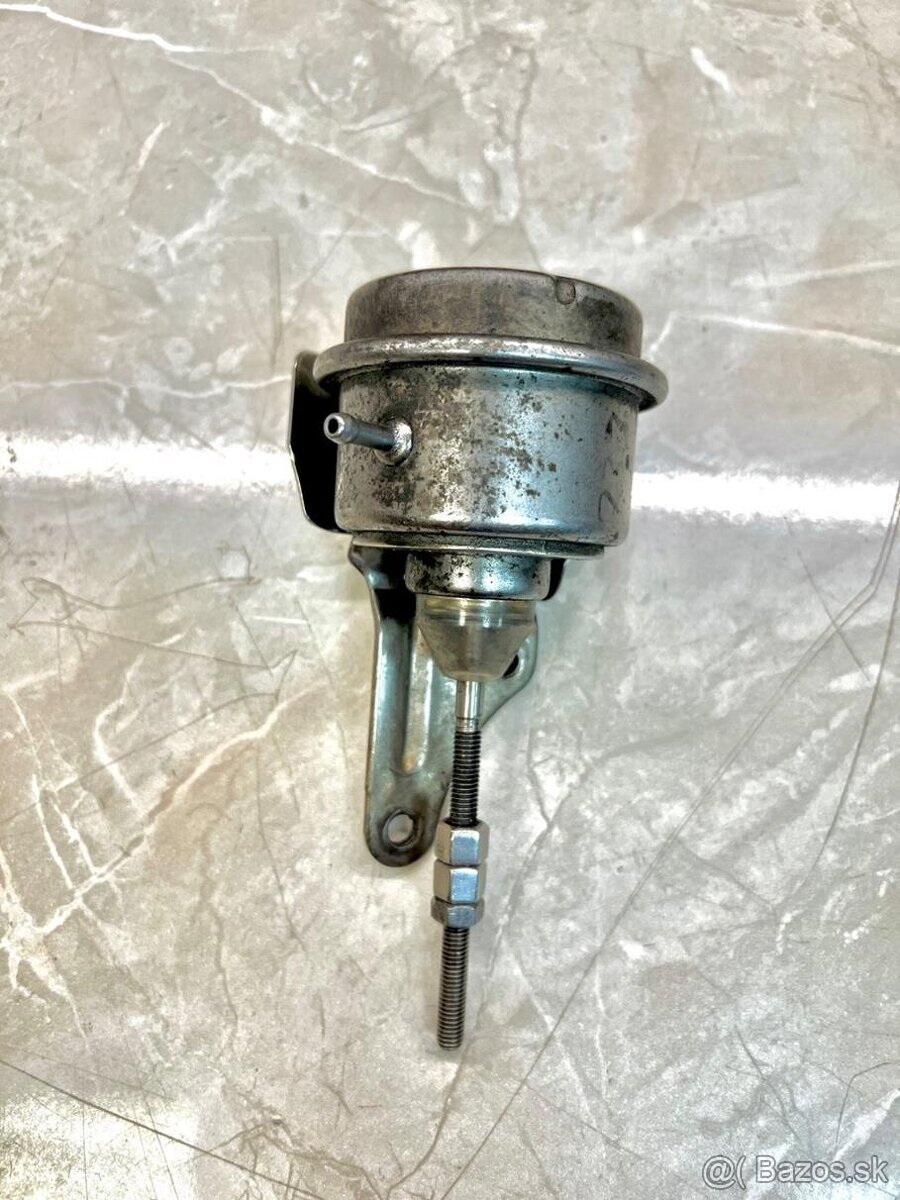 Podtlaková banka na turbo 1.9 TDI BLS - 2