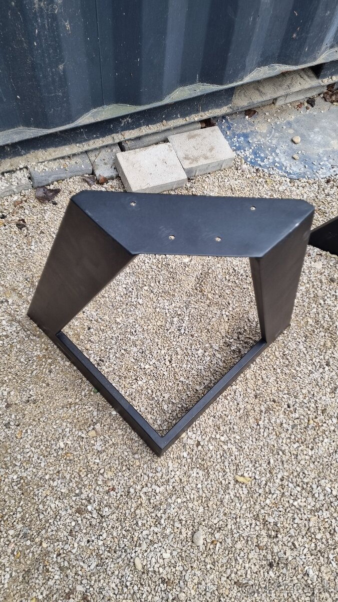 Stolové nohy- podnože - 2