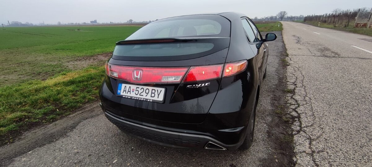 Honda Civic 8g 1.8i - 2