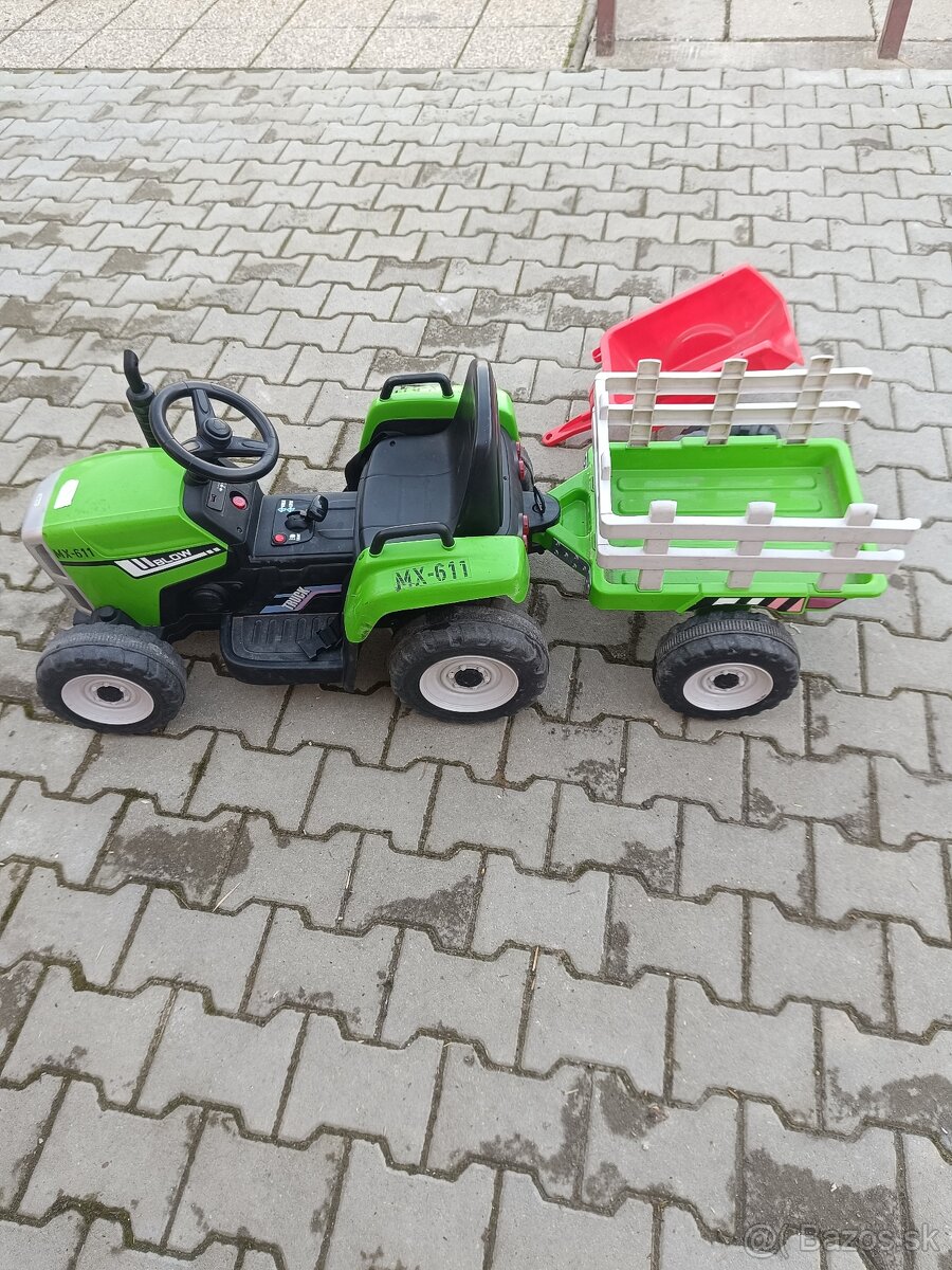 Predam elektricky traktor s vleckou - 2