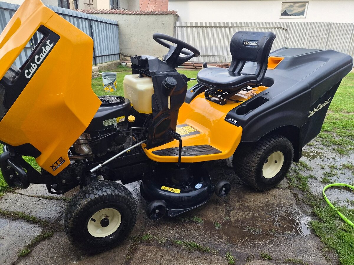 Traktorova Kosača Cub Cadet xt2 - 2