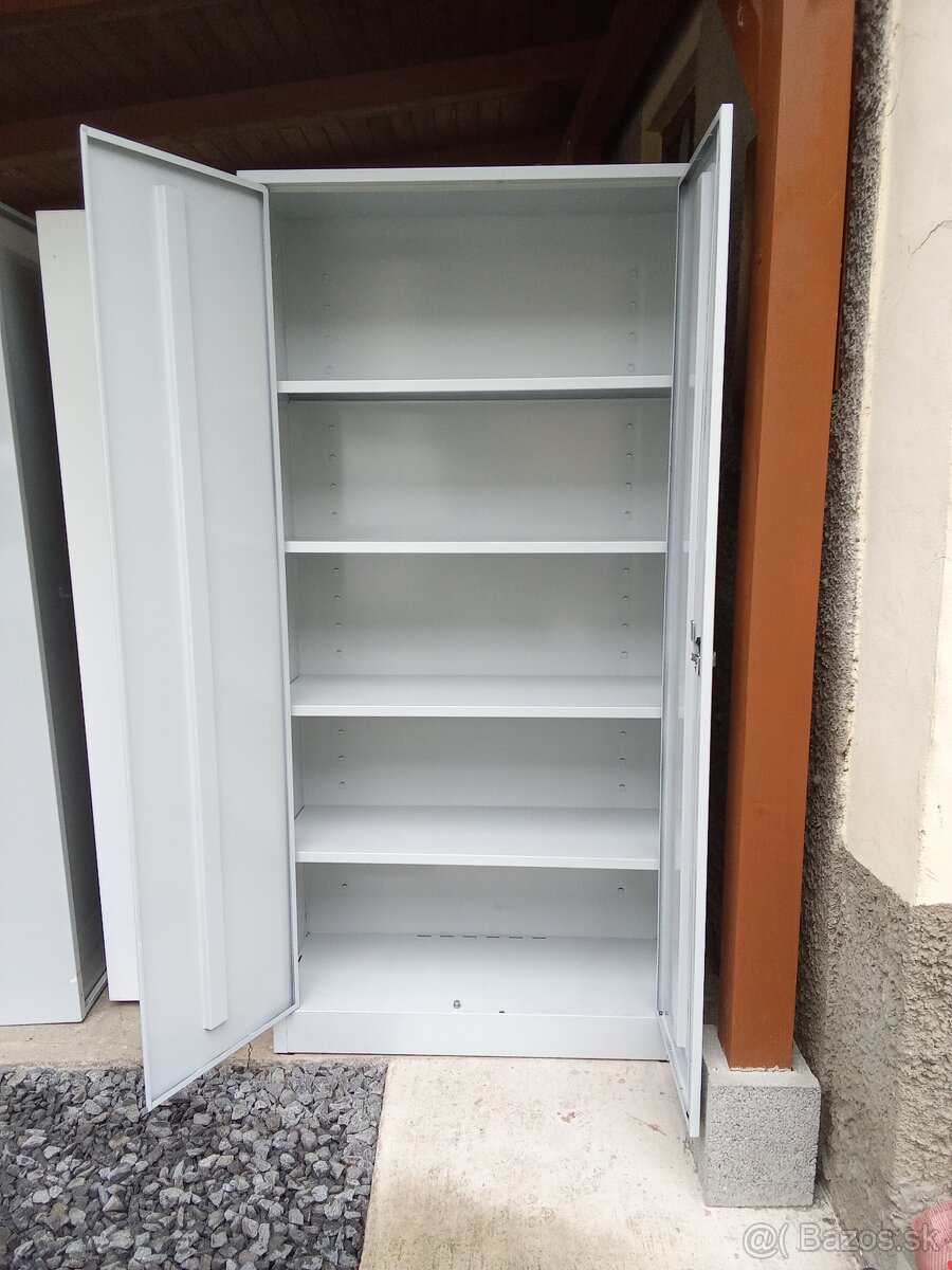 Plechové skrine.. - 2
