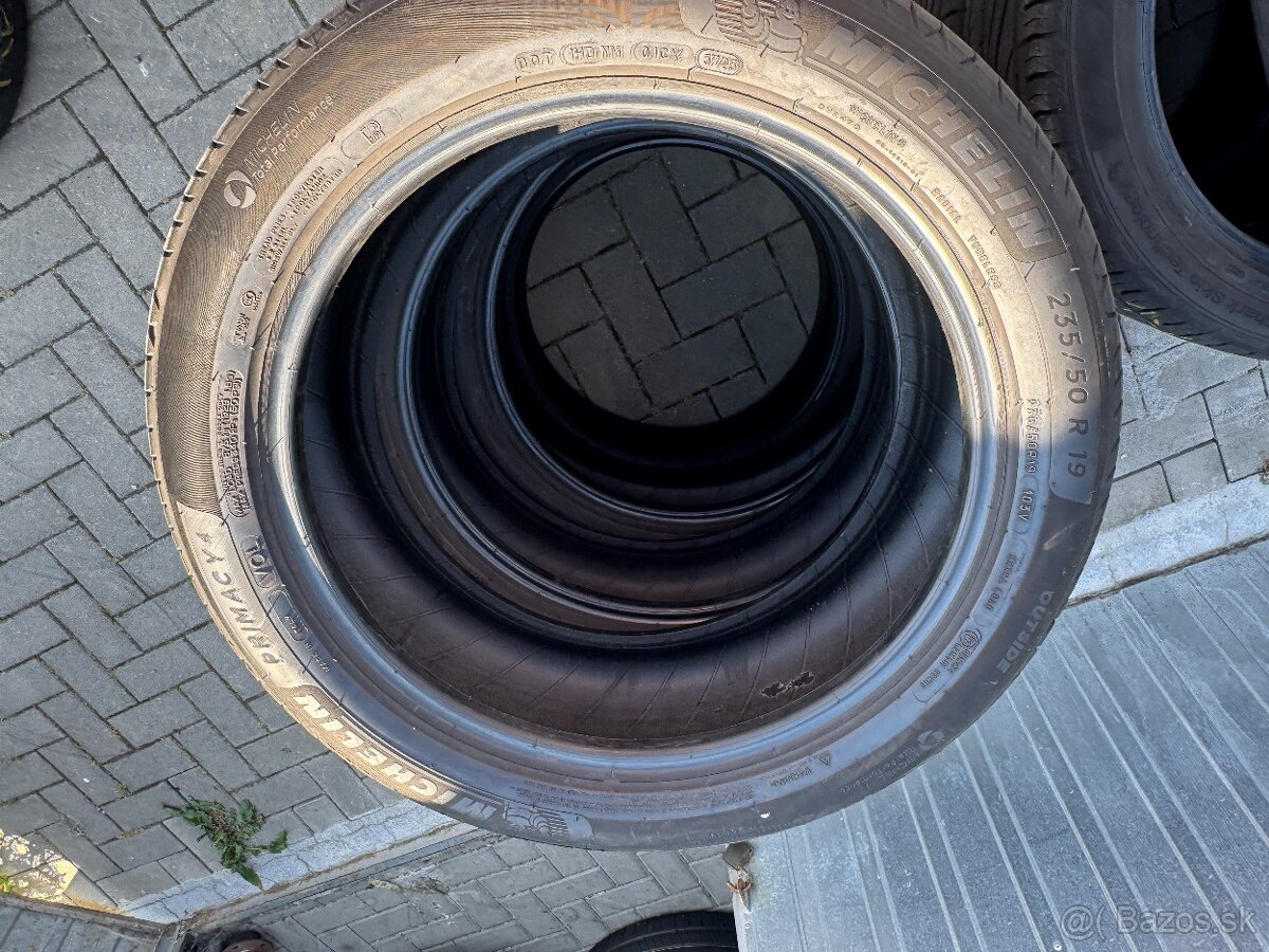 235/50R19 Michelin - 2