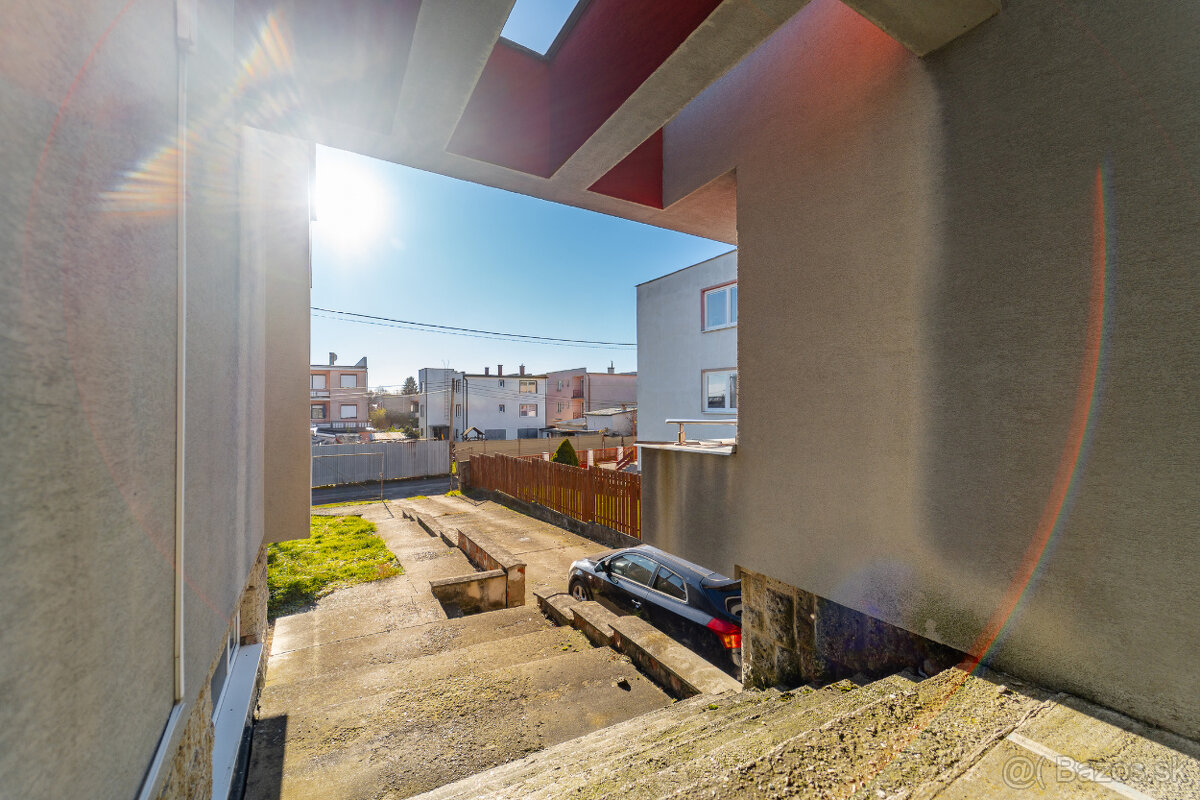 Átriový dom , Veľké Kapušany - 2