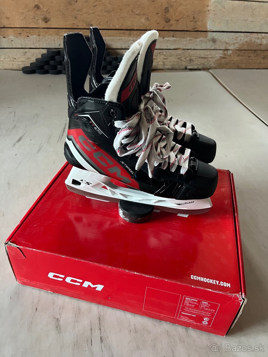 Predám korčule CCM Jetspeed FT670 SR - 2