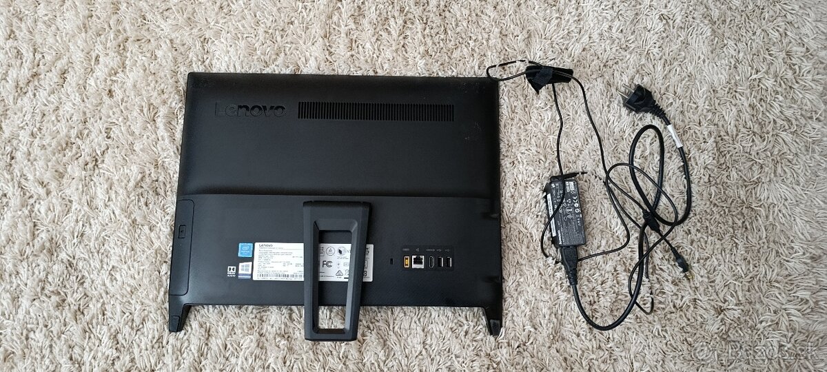 Lenovo PC v monitore - 2