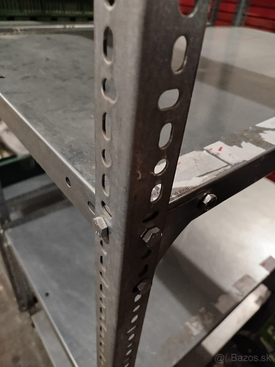 Regál skrutkovaný - 2