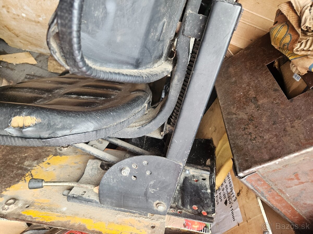 LKT sedačka aj Zetor - 2
