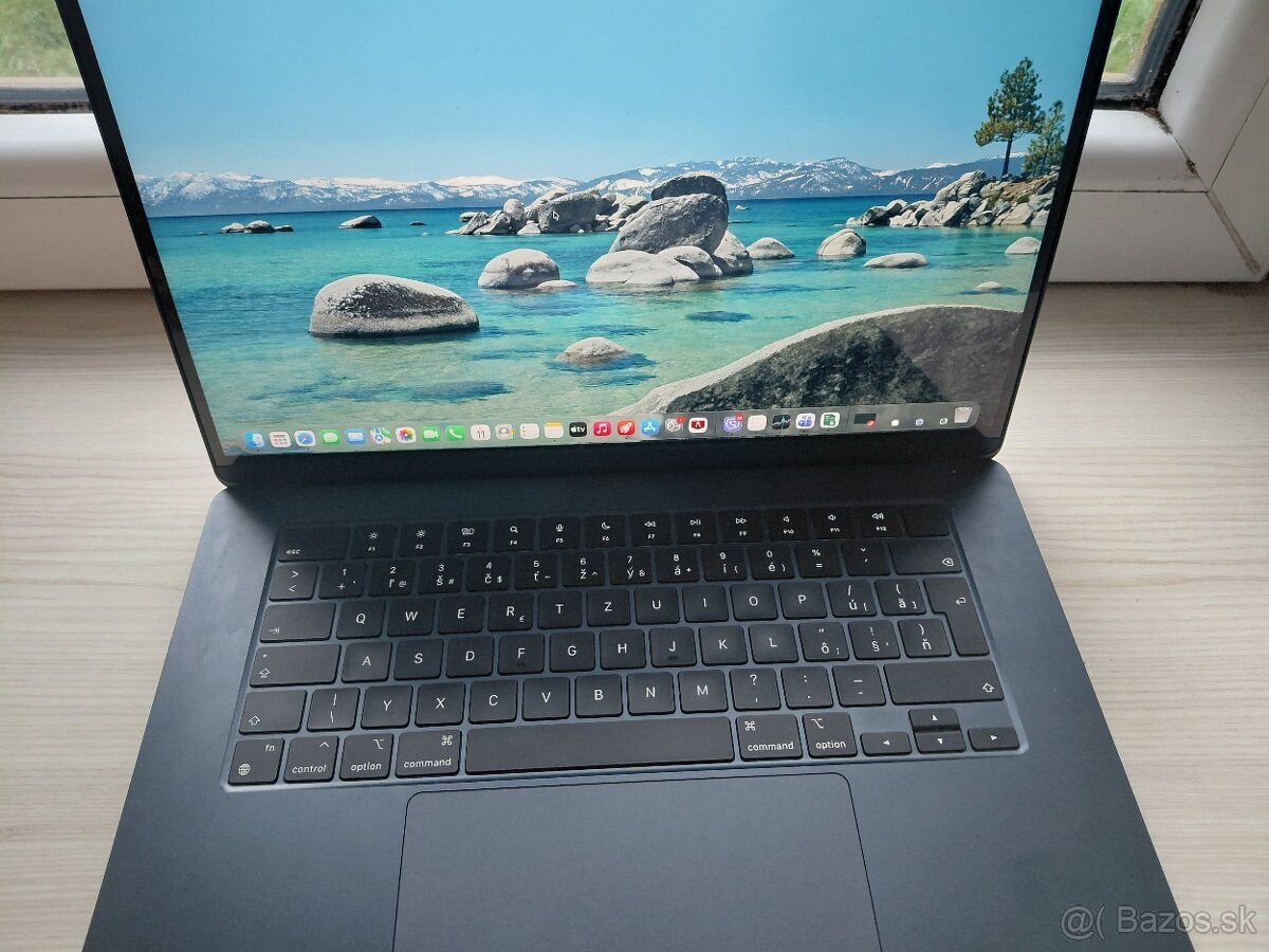 MacBook Air M2 15" 8 GB / 256 GB - 2