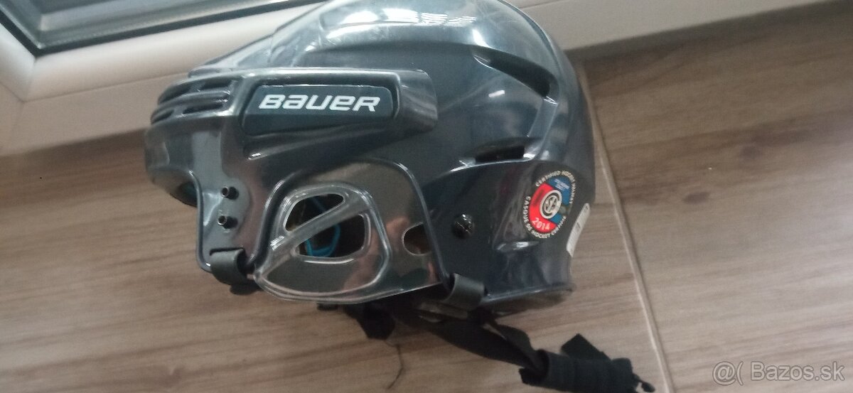 Hokejová prilba - 2