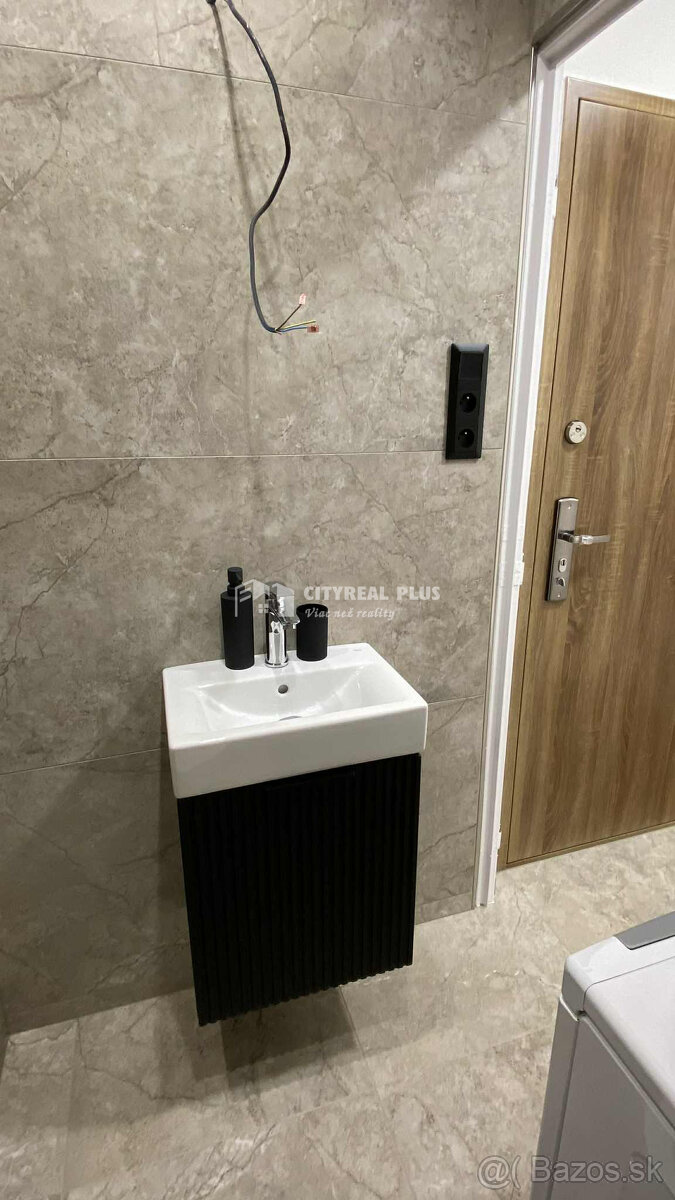 Prenájom luxusný 1-izbový byt balkón Podzámska Nové Zámky - 2