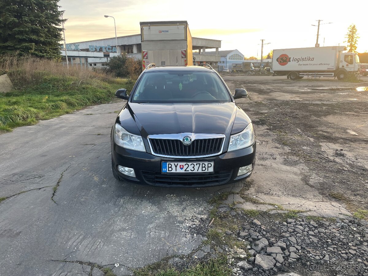 Skoda octavia combi 2012 - 2