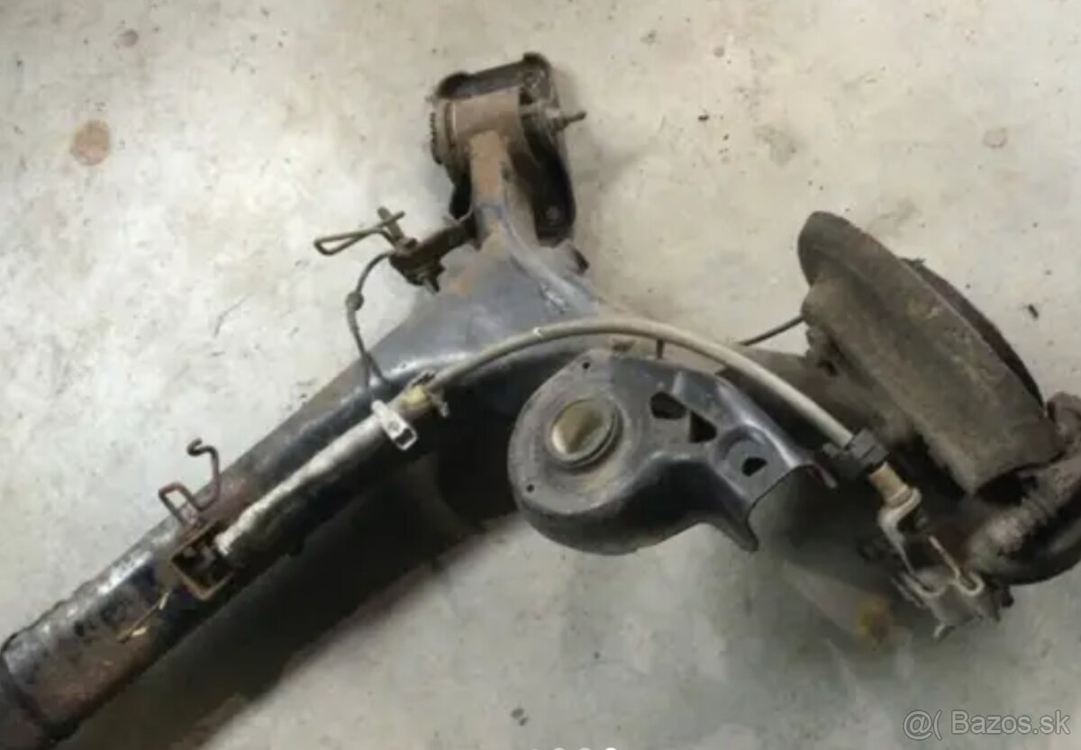 Peugeot 3008 - zadní náprava. Model 2010 - 2