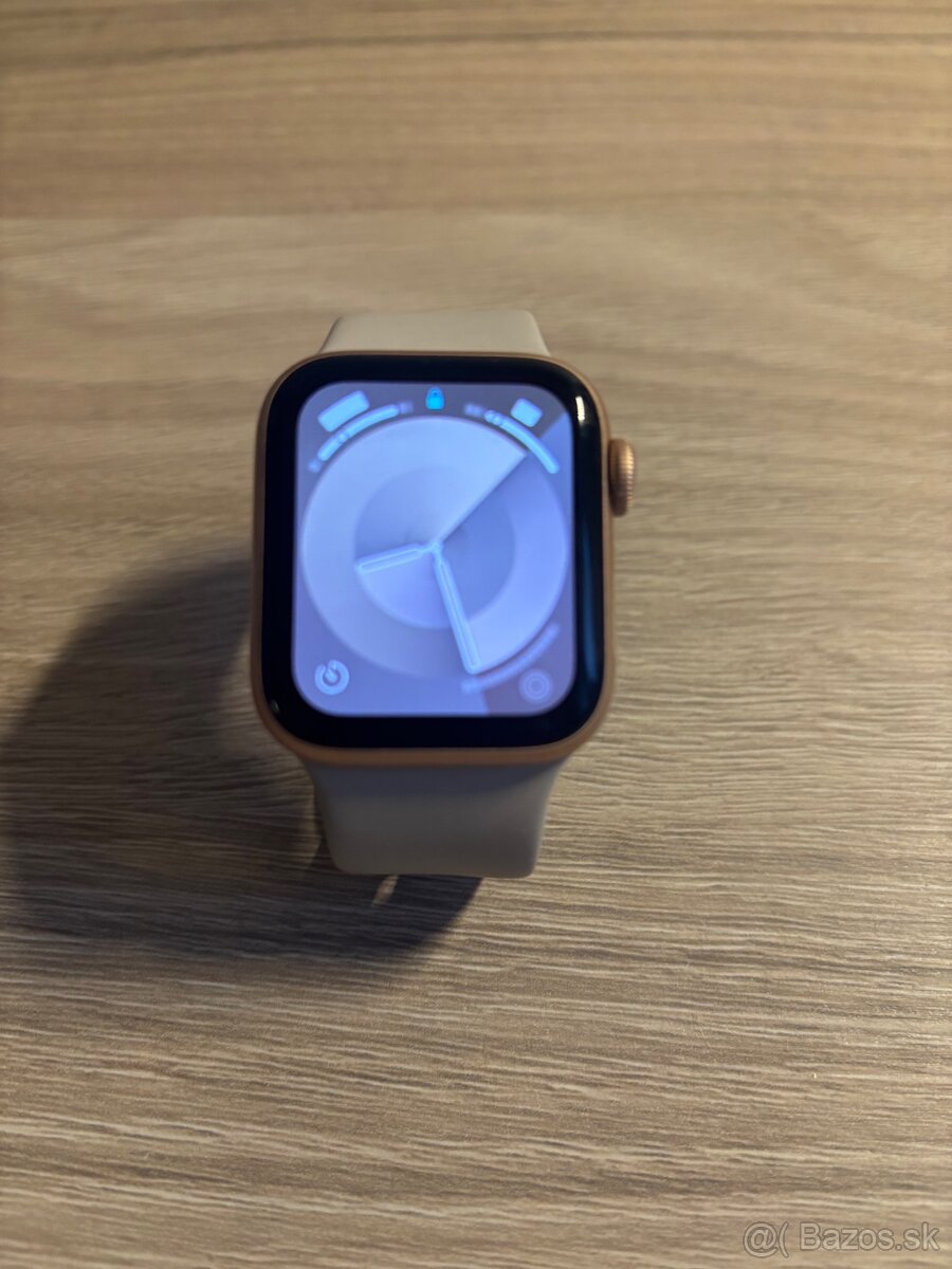 Predam dámske Apple Watch 3, béžové - 2