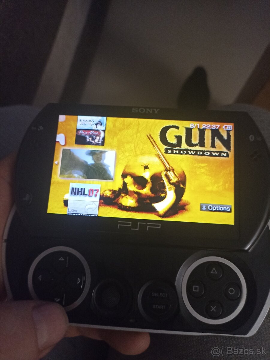 PSP go - 2