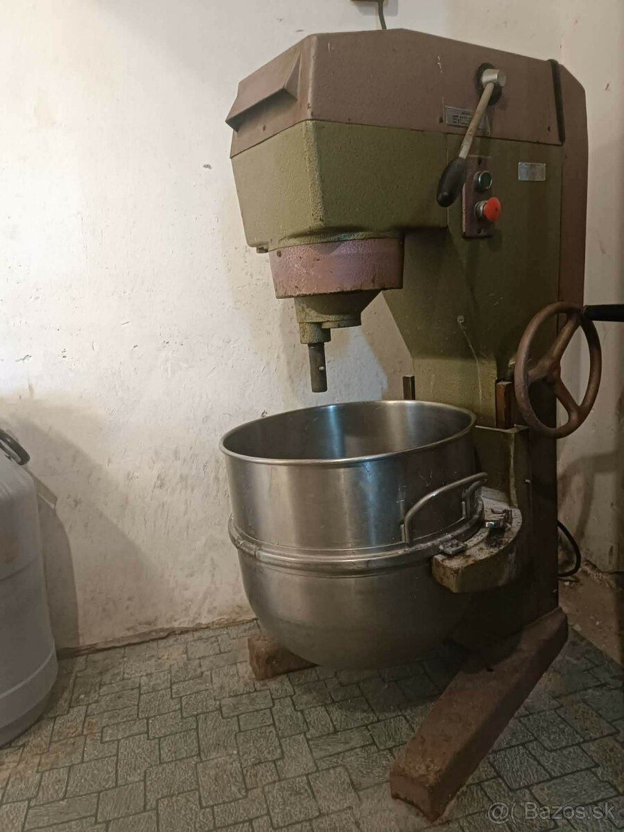 Miešadlo na cesto - 2