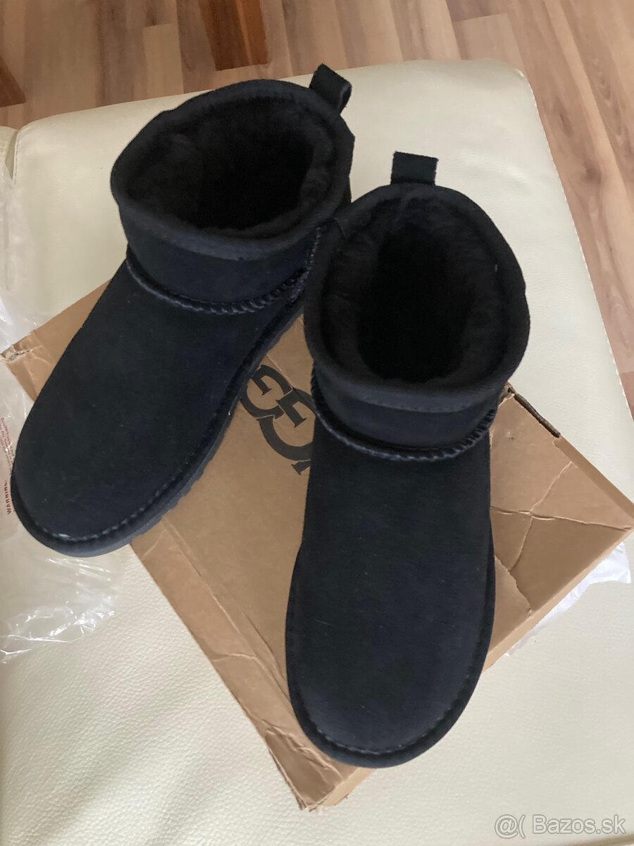 UGG nove - 2