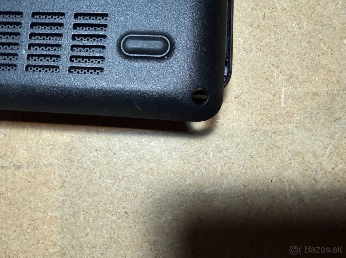 redám notebook Dell 5590 na diely alebo opravu. - 2