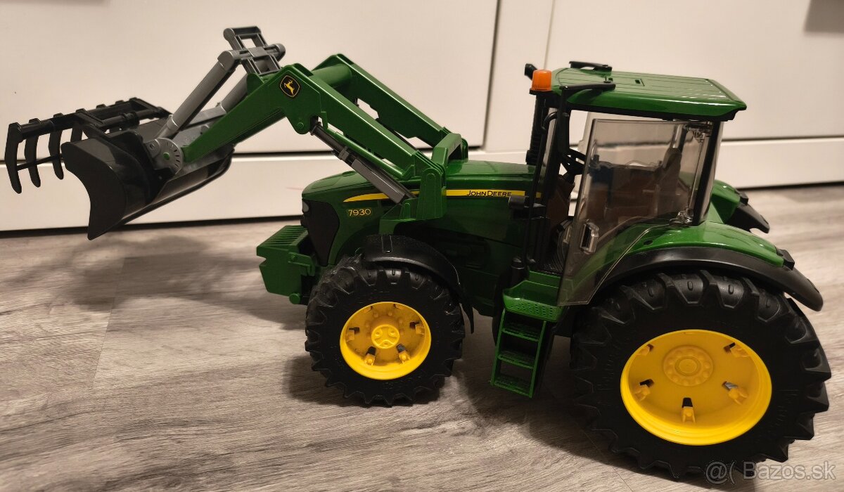 Bruder traktor Johne Deere 7930 - 2