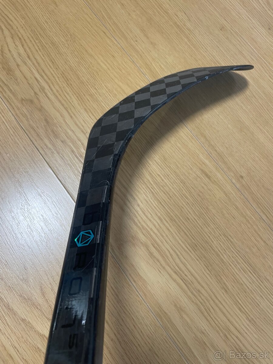 Predám hokejku Bauer Nexus Pulse flex 50 - 2