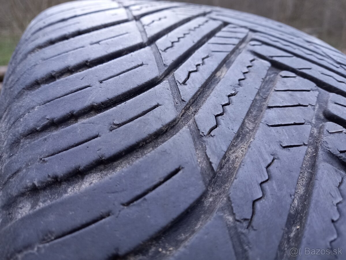 Celoročné pneu 235/60 r16 - 2