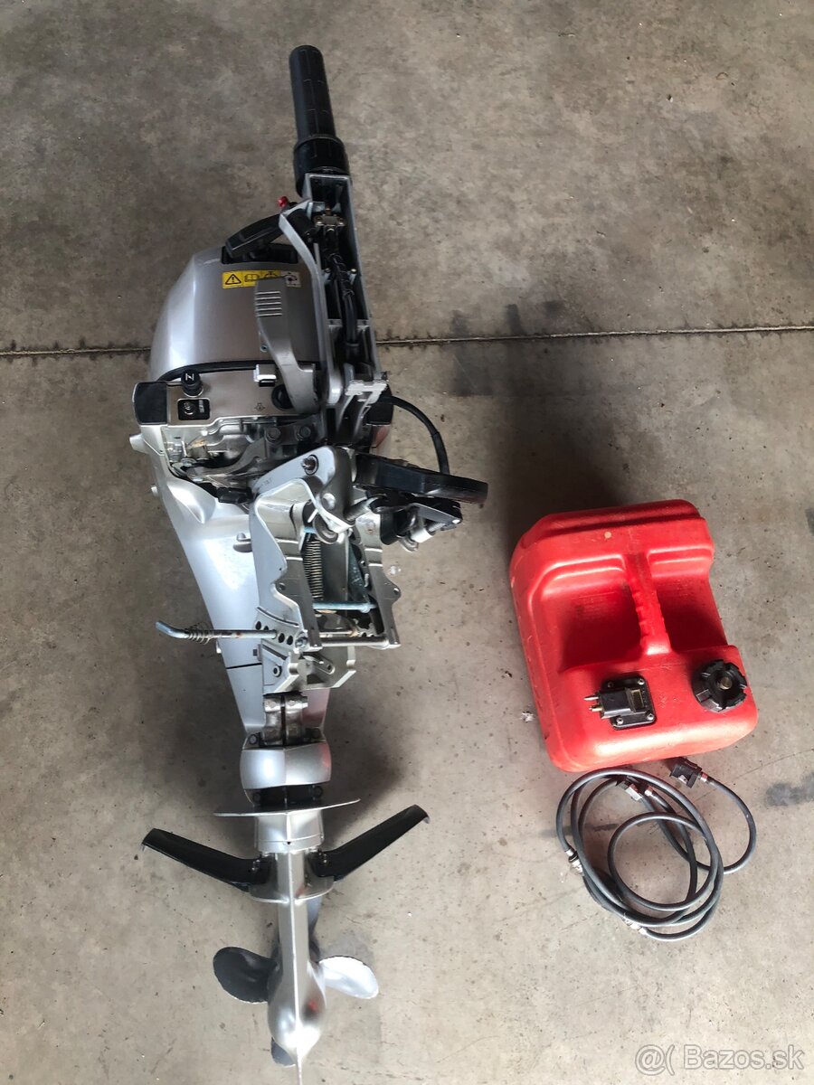 Lodný motor Honda - 2