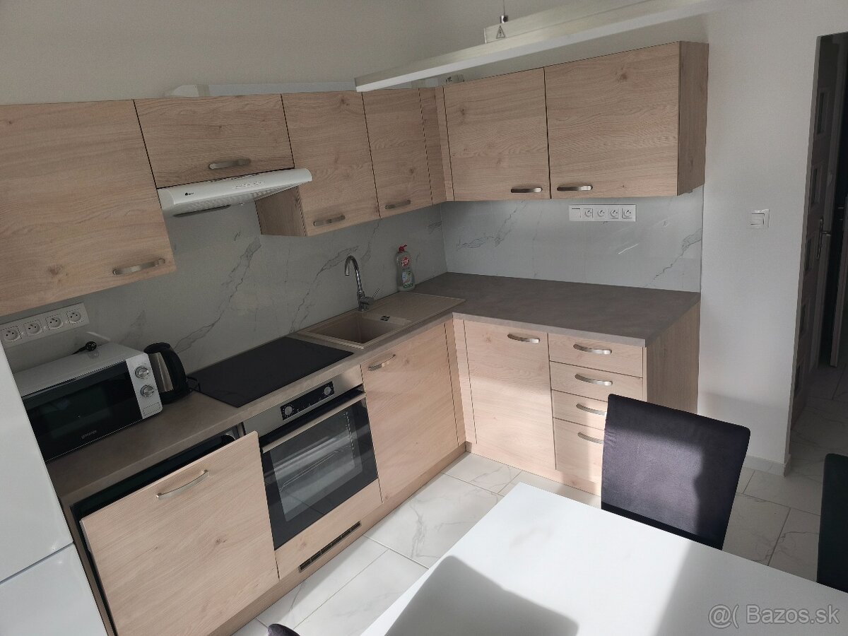 prenajmem 3ibyt v Zlatych Moravciach - 2