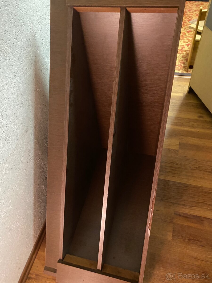 Drevený stojan / organizér na časopisy, fľaše alebo kartóny - 2