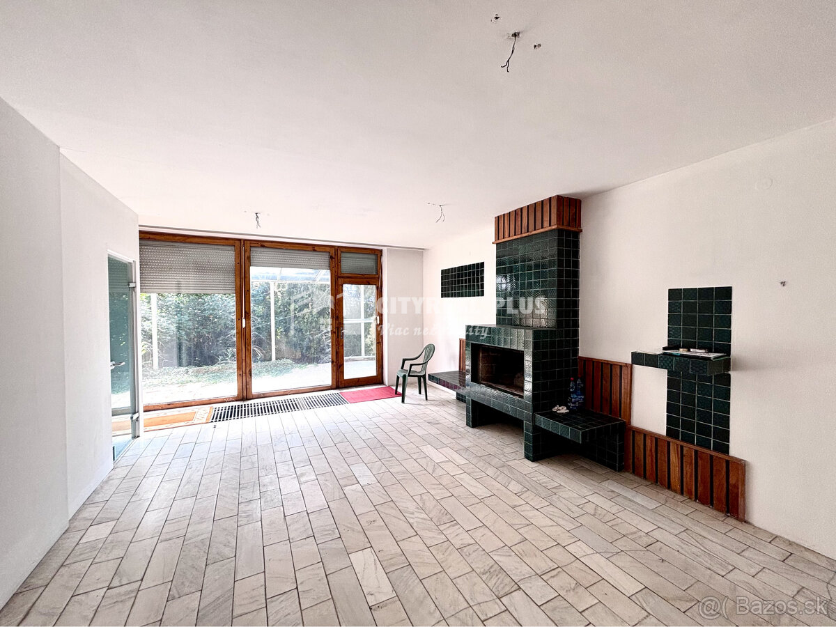 Ponúkame Vám na predaj 7 izbový rodinný dom v tichej a lukra - 2