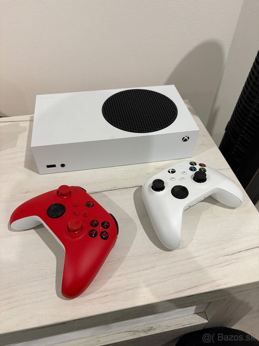 Xbox series S + 2 ovládače - 2