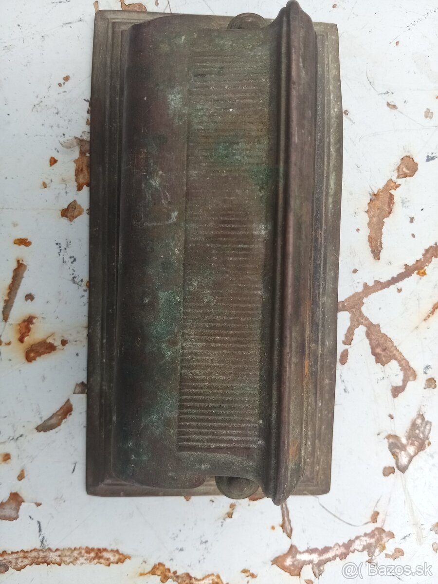 Mosadzný popolník - 2