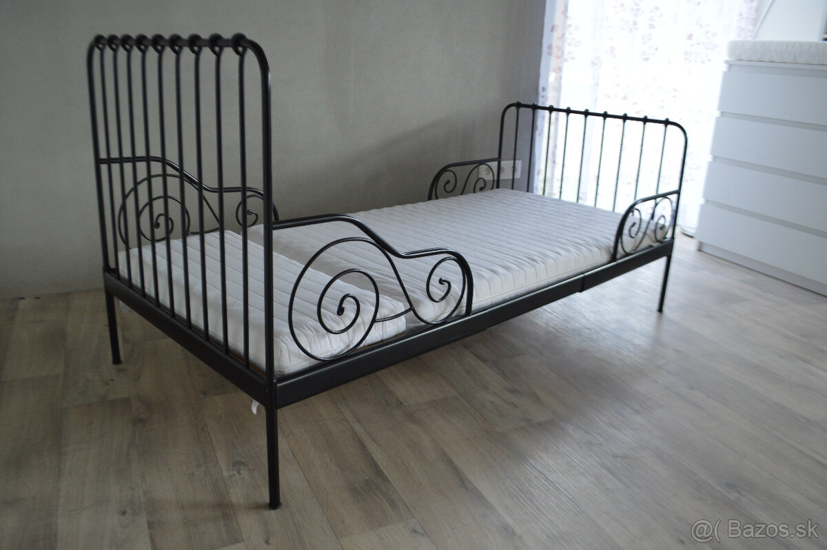 Rastúca kovová posteľ Ikea - 2