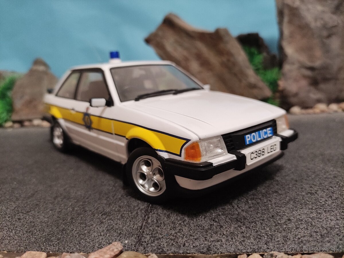 prodám model 1:18 FORD Escort XR3i - 2