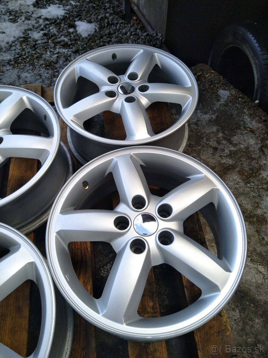 Alu 5 x 114,3 R 17 + pneu. - 2