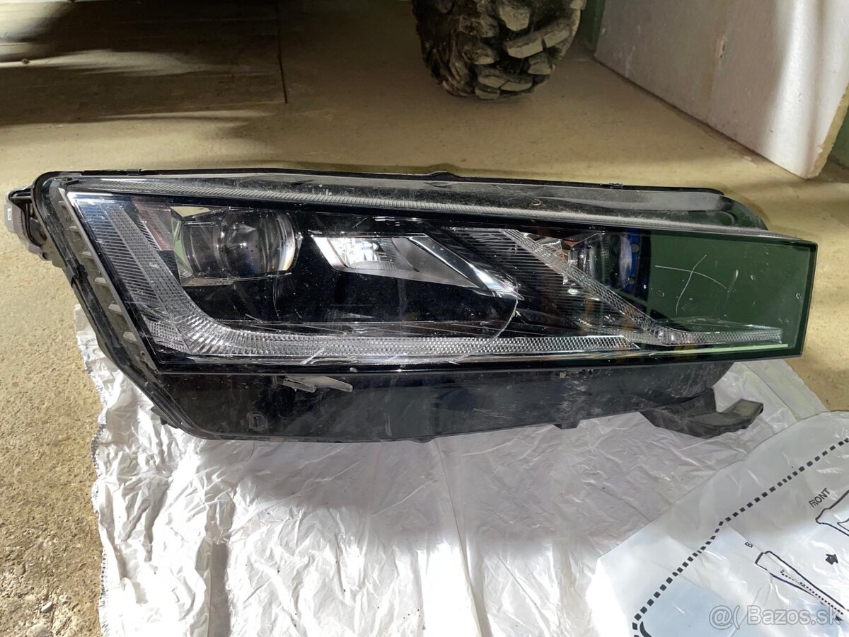 Svetlo octavia IV RS - 2