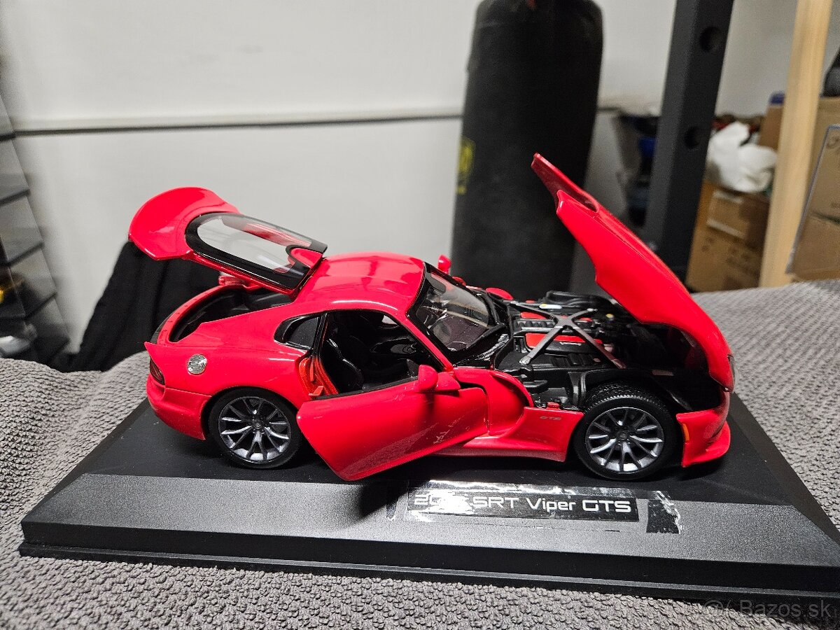 Model Dodge Viper GTS 2013 1/18 - 2