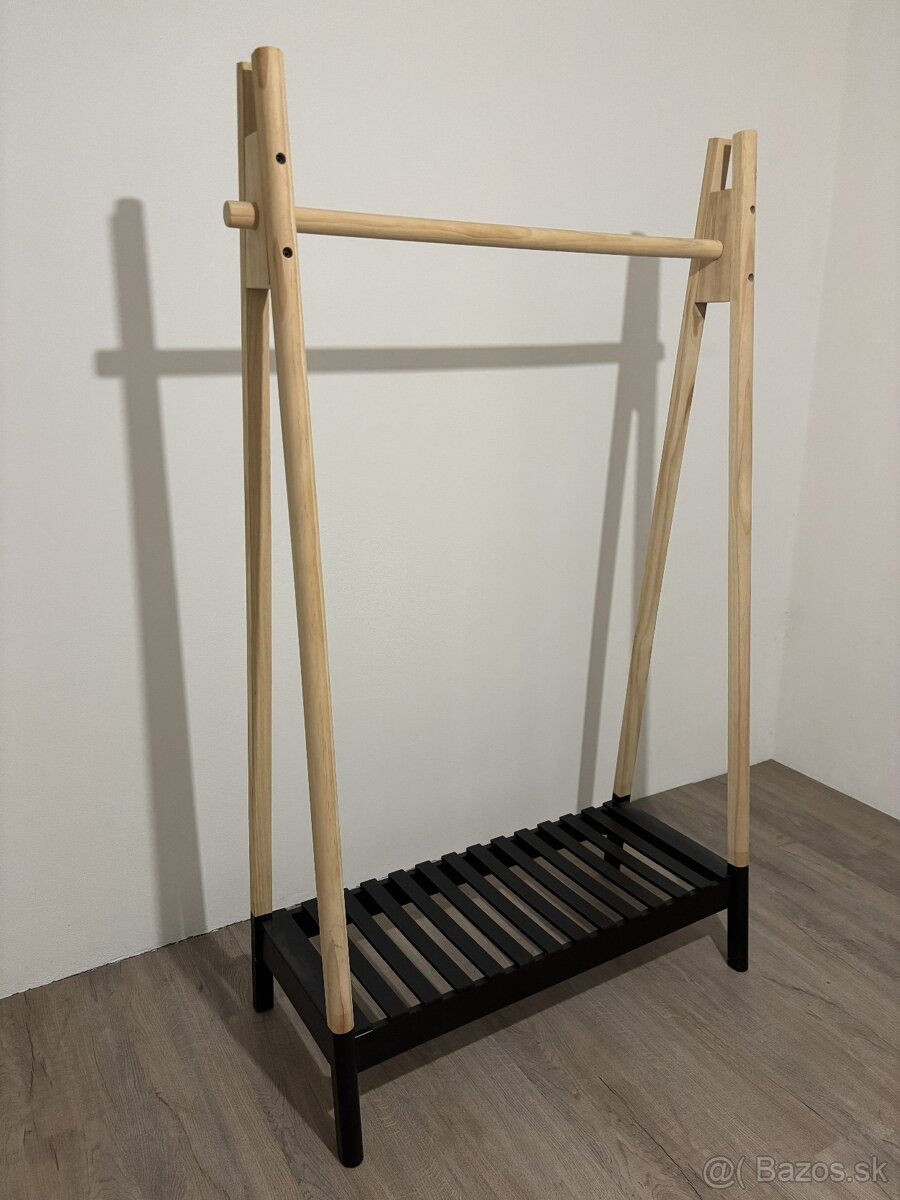 Vešiak na šaty - Jennet - 2