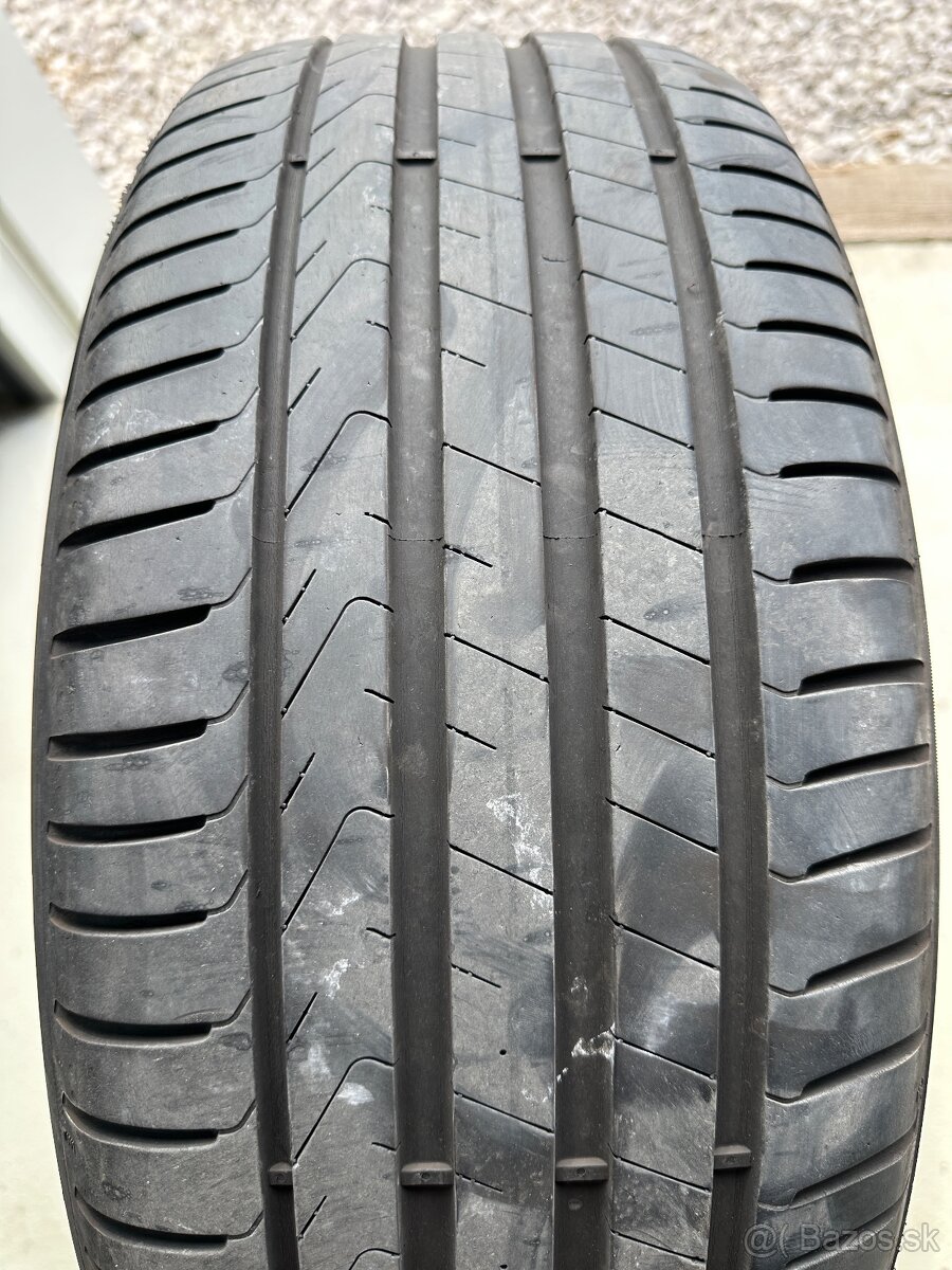 225/50 R18 - 2
