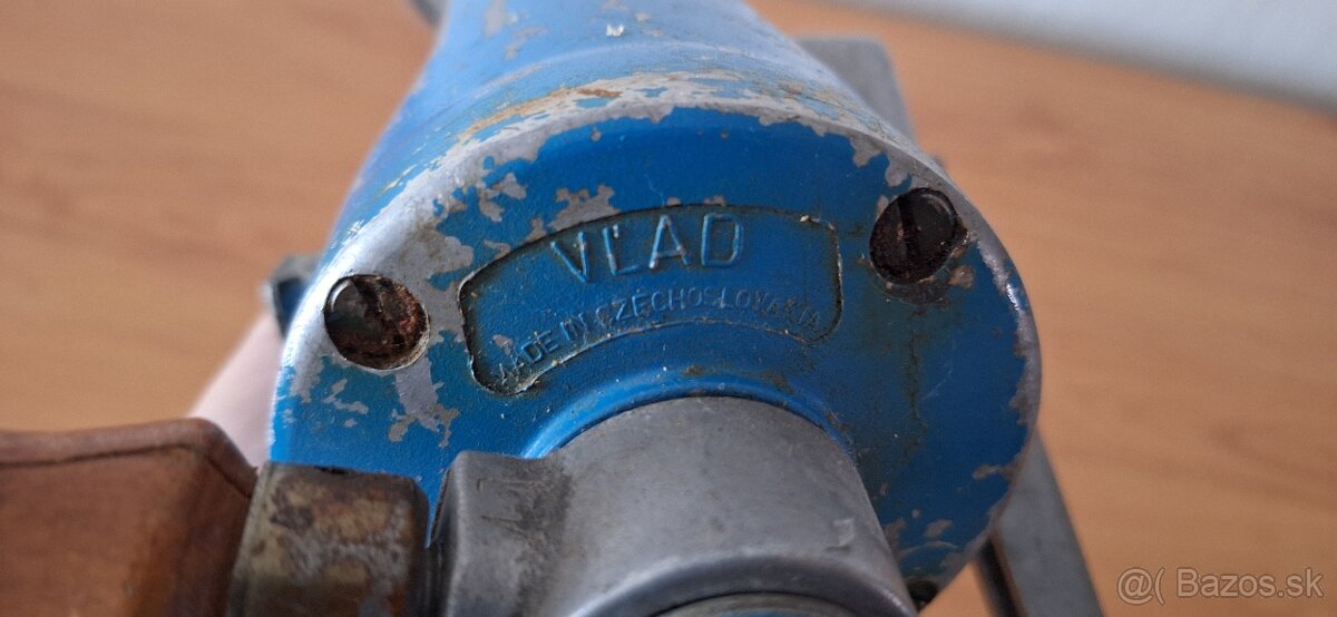 Ručná vŕtačka Vlad - 2