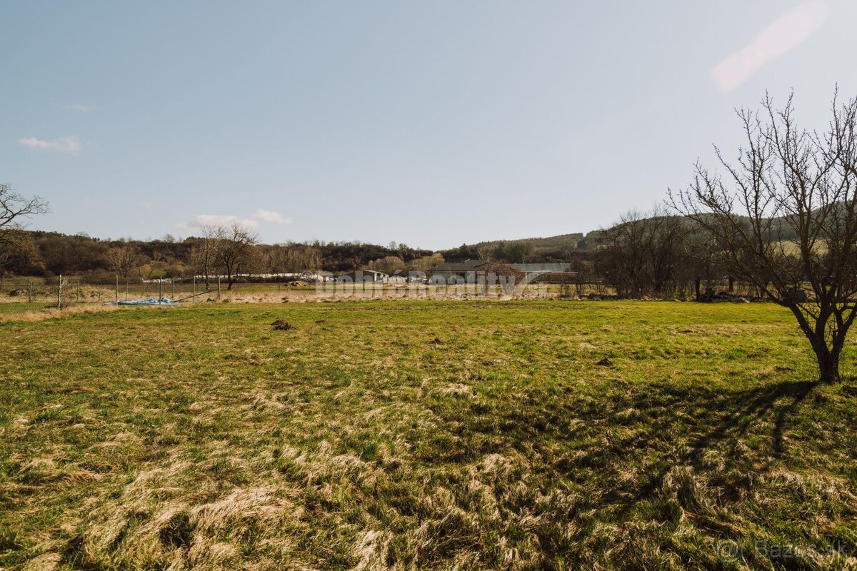 PREDAJ: Veľká Lúka - Záhumnie - pozemok pre rodinný dom, 772 - 2