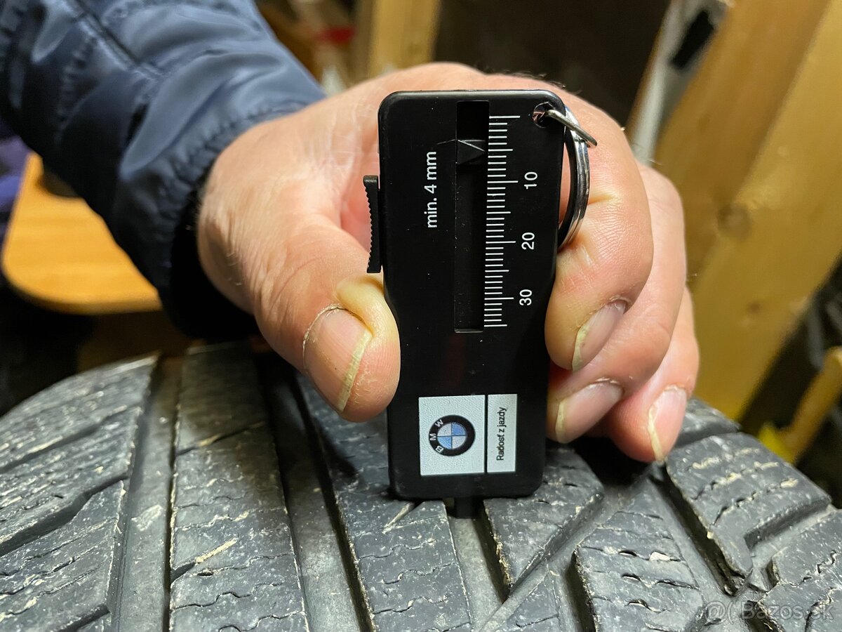 Predám zimné pneumatiky 225/55 r17 h - 2