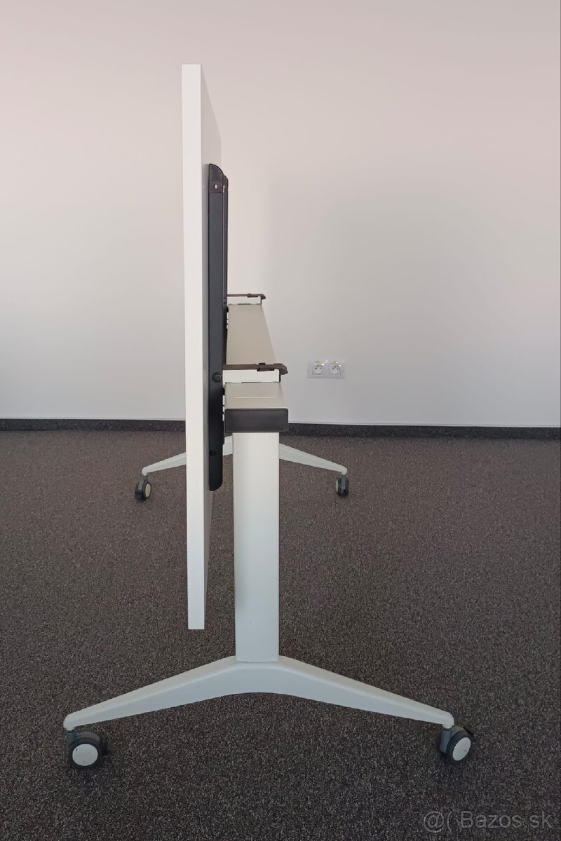 Pisaci stol stohovatelny - 2