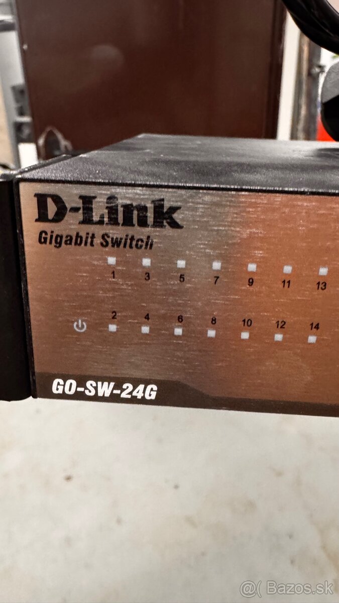 D-Link GO-SW-24G + D-Link DGS-105 - 2