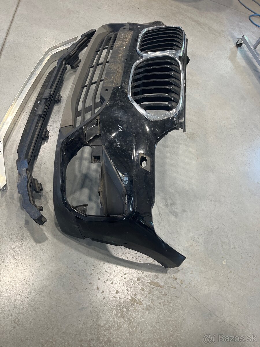 BMW X1 predný nárazník - 2