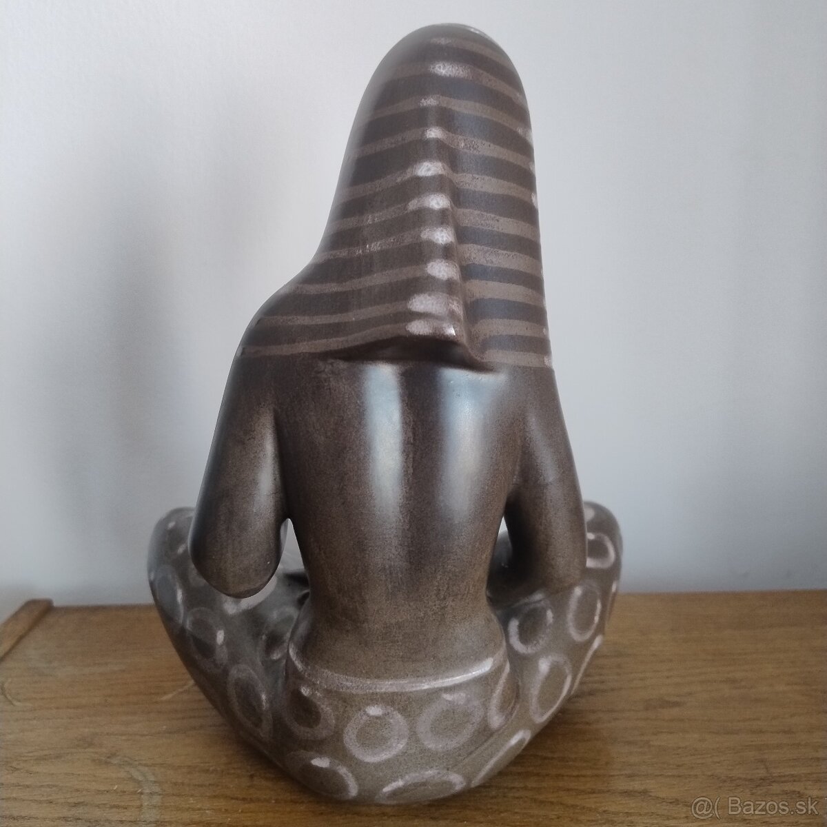 Soška sediacej ženy - 2