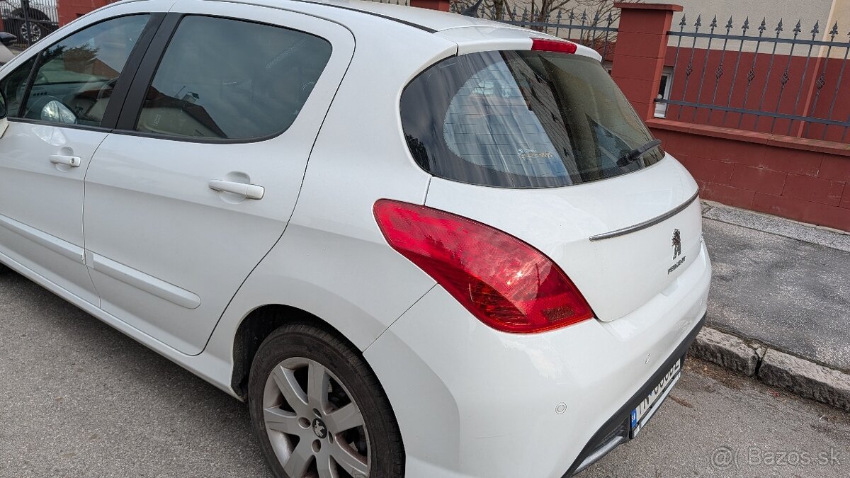 Predam Peugeot 308 benzin r.v.2013 - 2